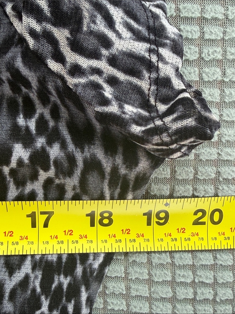 Leopard Print Ruffle V-Neck Top - Picture 4 of 5